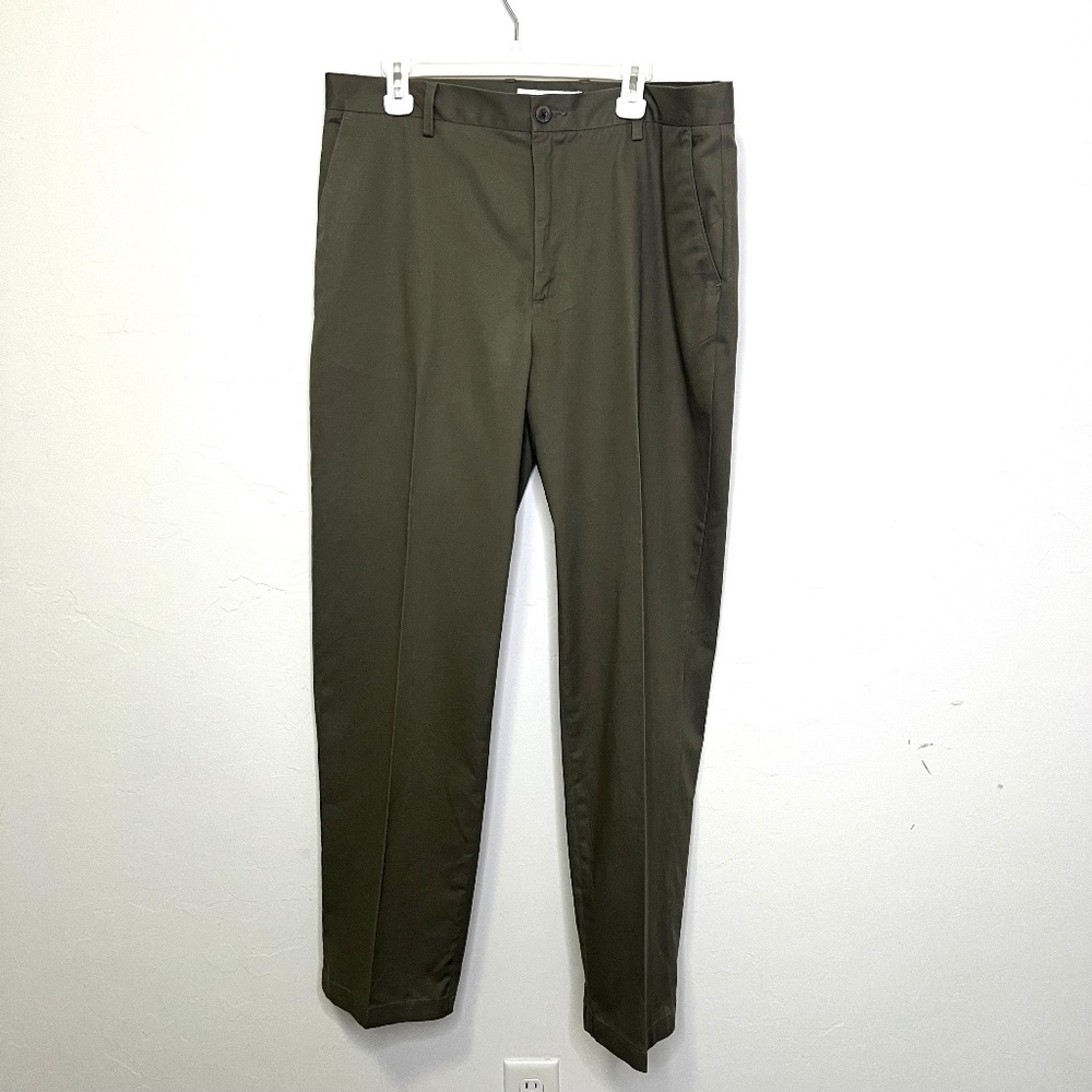 Amazon Essentials Men's Classic Fit Chino Pants